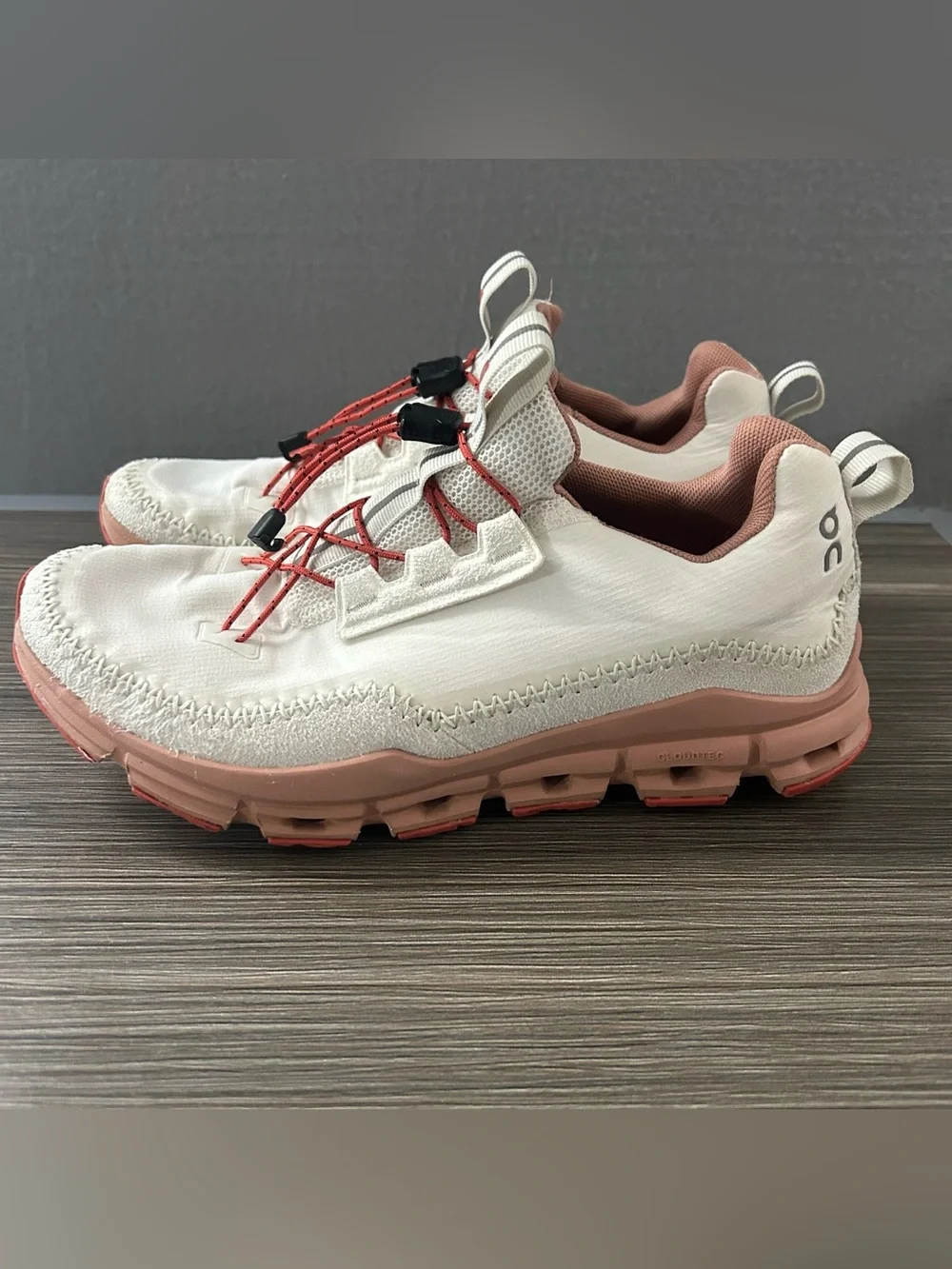 ON CLOUDAWAY - ICE/CHILI Women's Sneakers Shoes Comfort Size 8.5